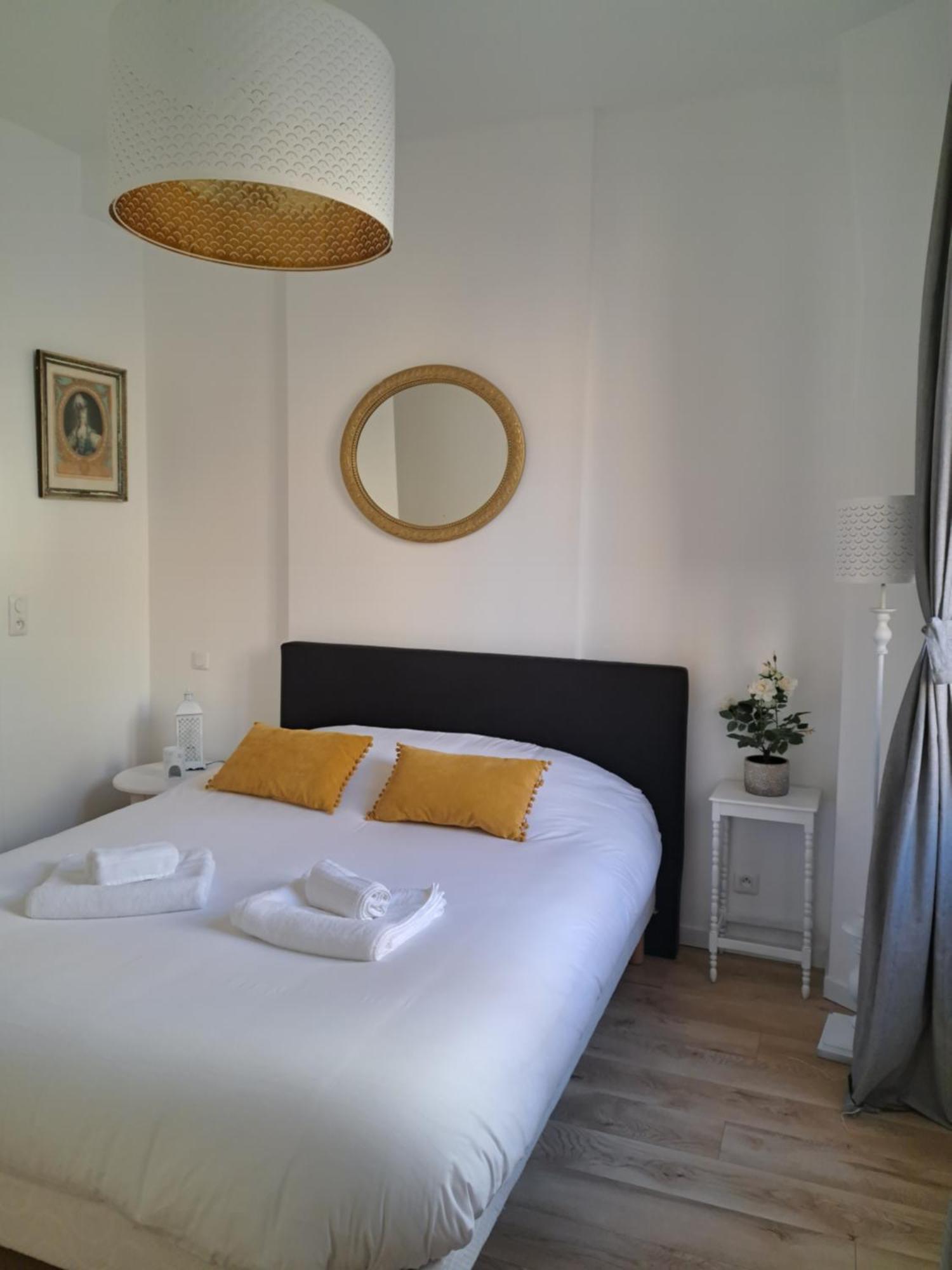 Agreable 2 Pieces - Rue Du Vieux Versailles Exterior foto