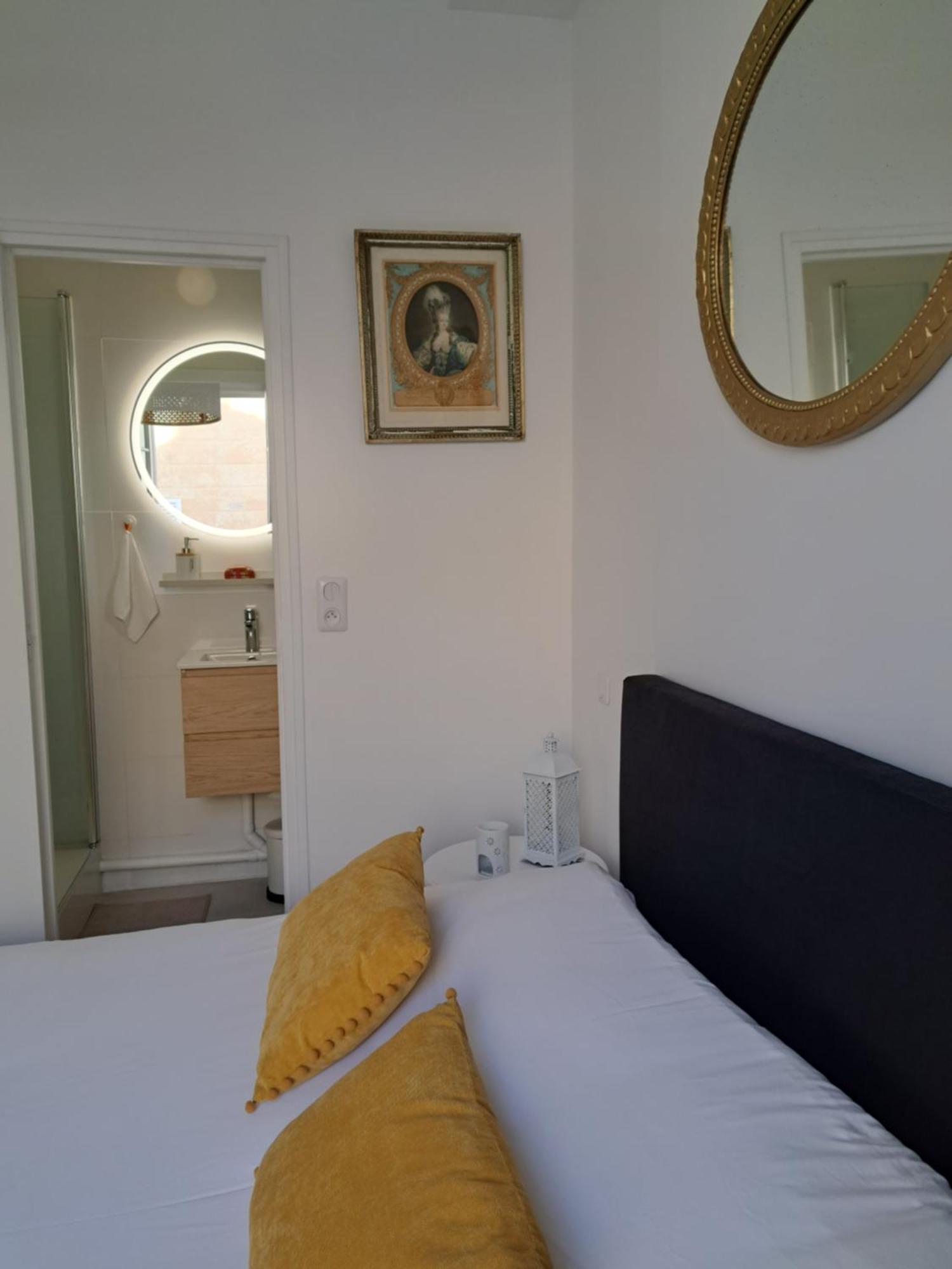 Agreable 2 Pieces - Rue Du Vieux Versailles Exterior foto