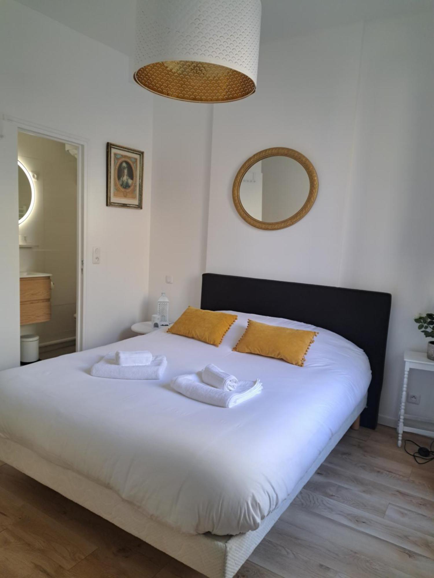 Agreable 2 Pieces - Rue Du Vieux Versailles Exterior foto